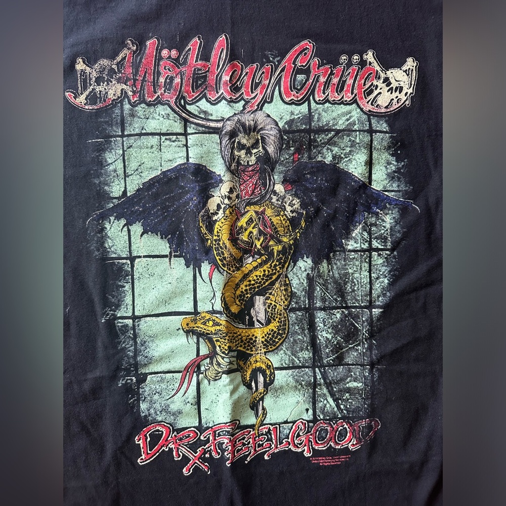 NWT Motley Crue Dr. Feelgood T-Shirt size medium 🆕 Hot Topic - Picture 5 of 6